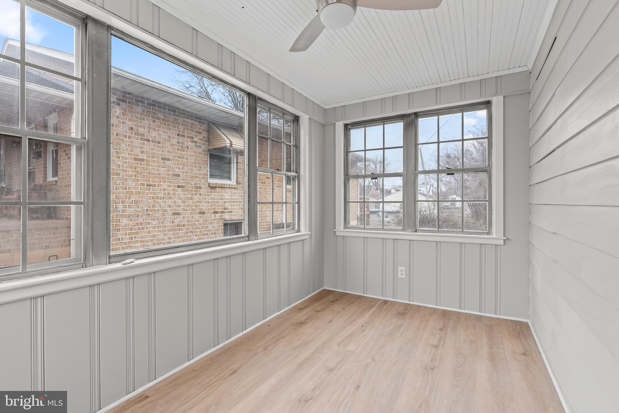 HALFWAY - Residential