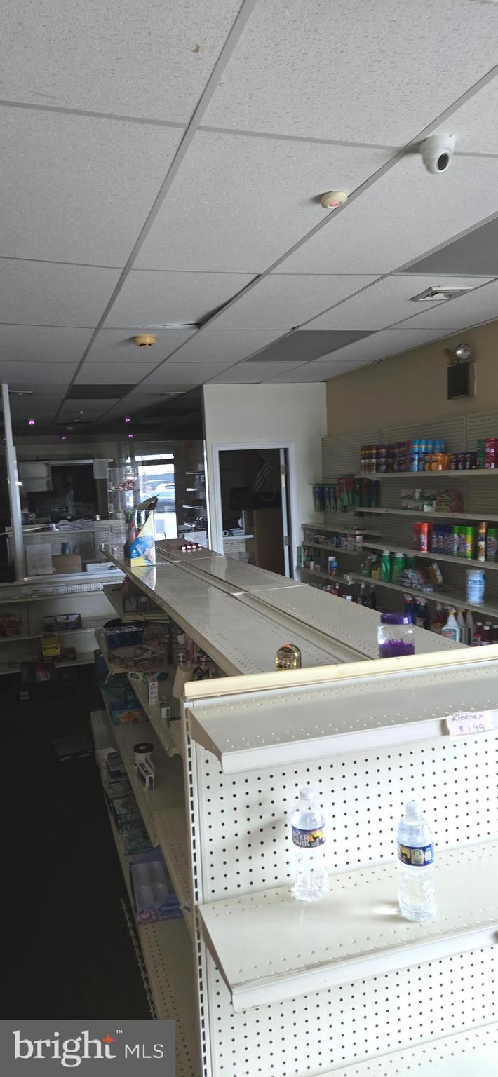 PORT RICHMOND - Commercial Sale