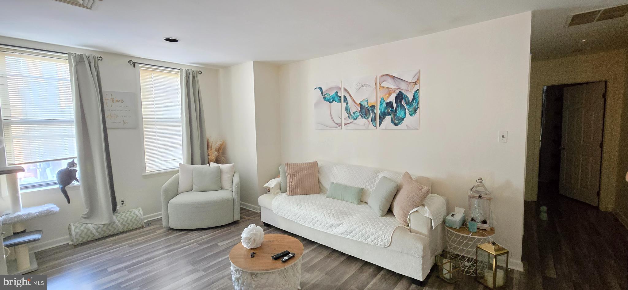 PORT RICHMOND - Commercial Sale