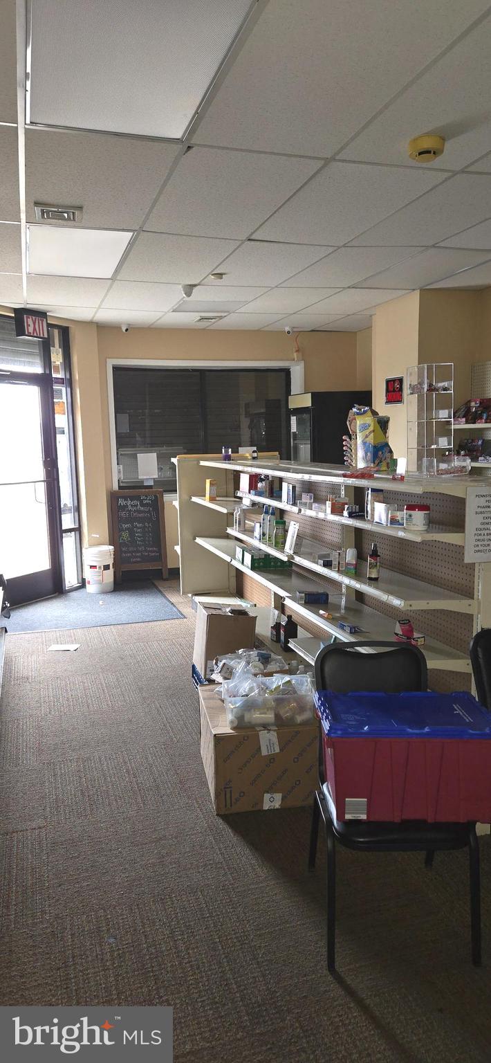 PORT RICHMOND - Commercial Sale