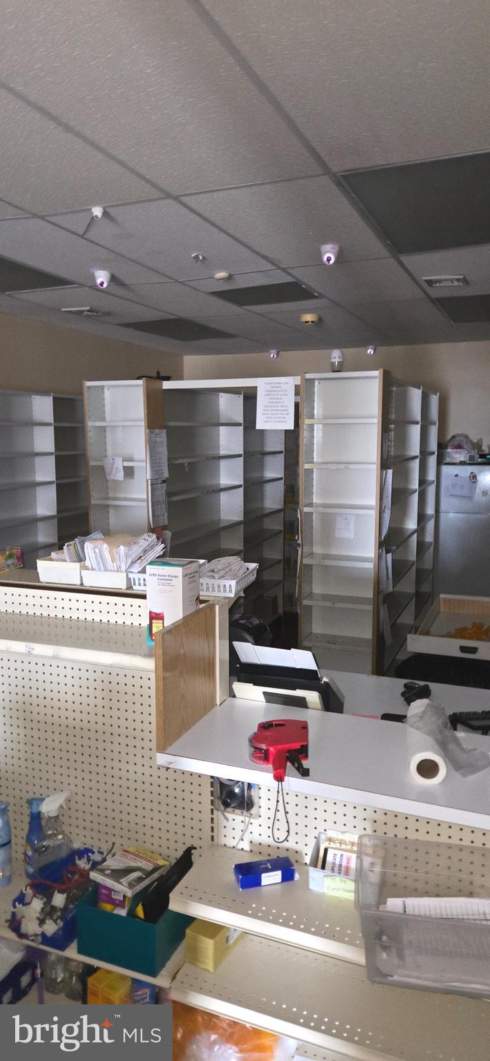 PORT RICHMOND - Commercial Sale