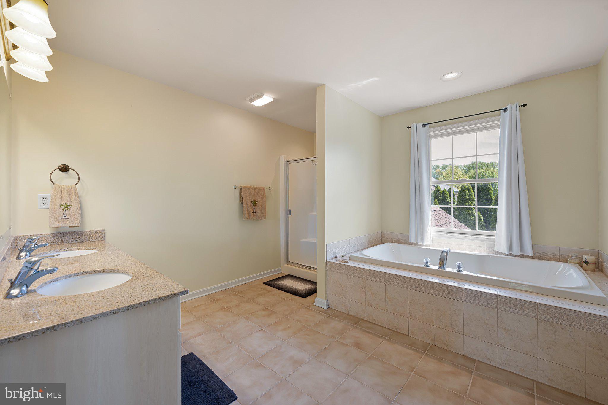 STONEGATE - Residential