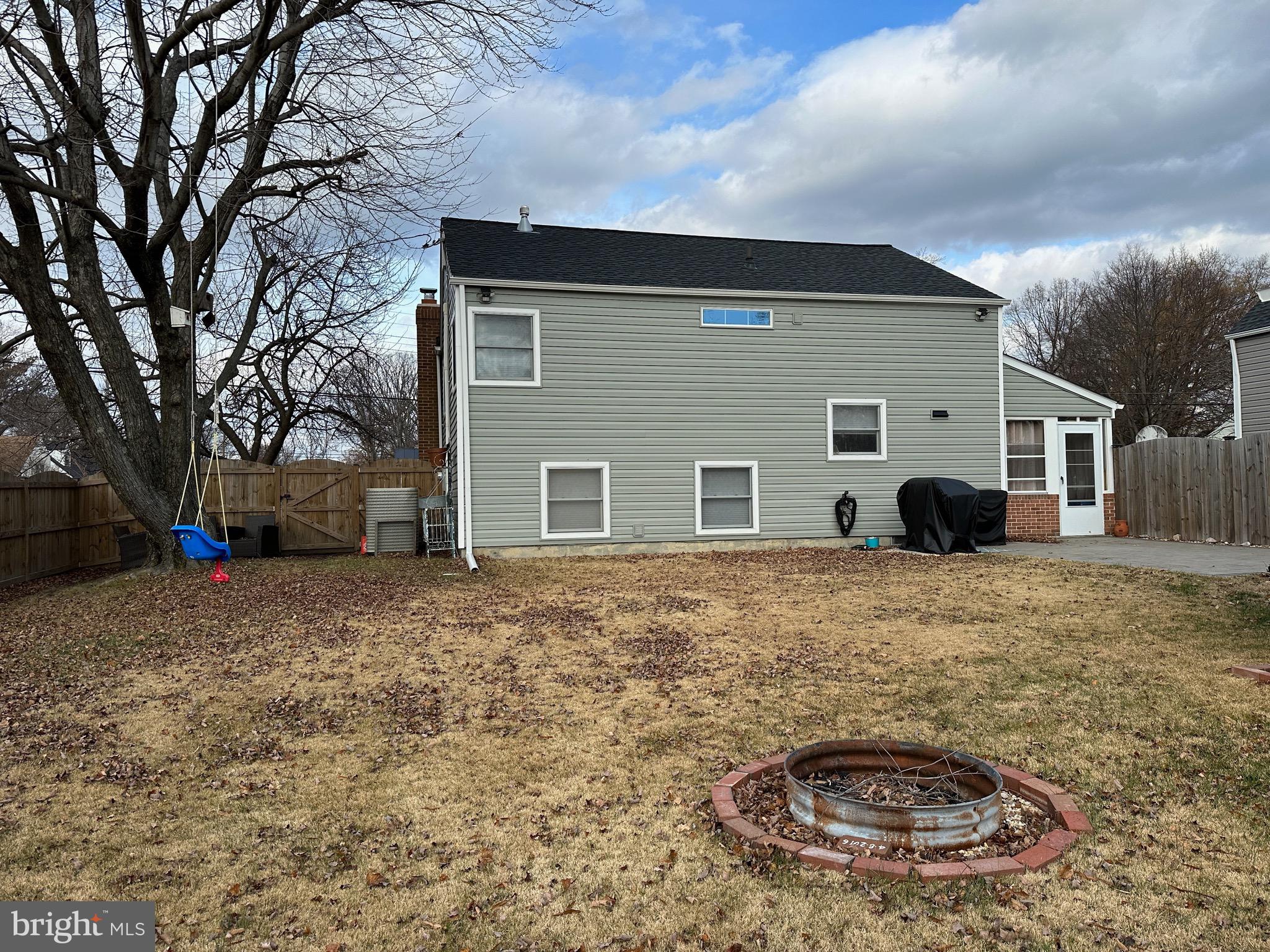 FAIRWAY GARDENS - Residential Lease