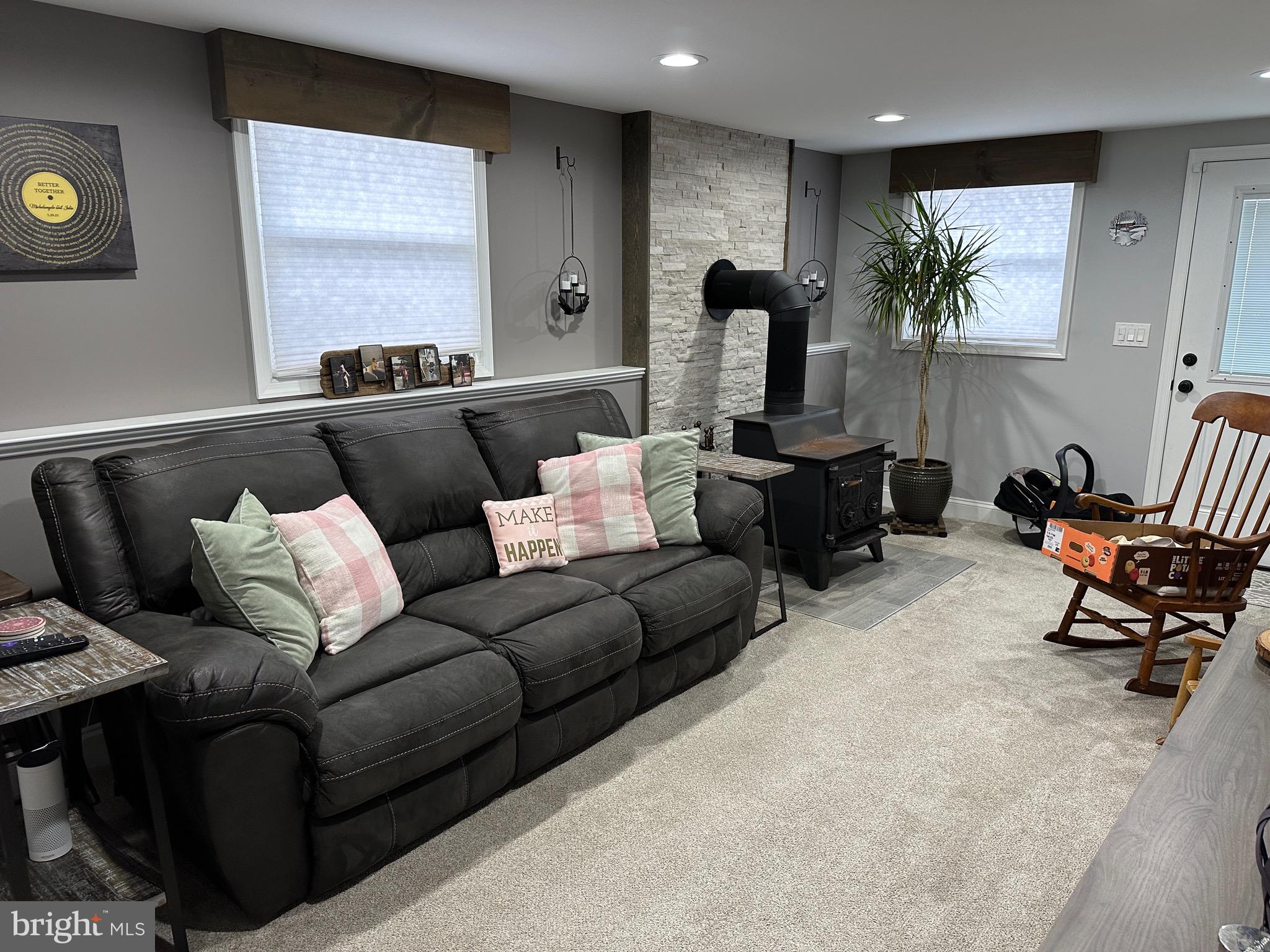 FAIRWAY GARDENS - Residential Lease