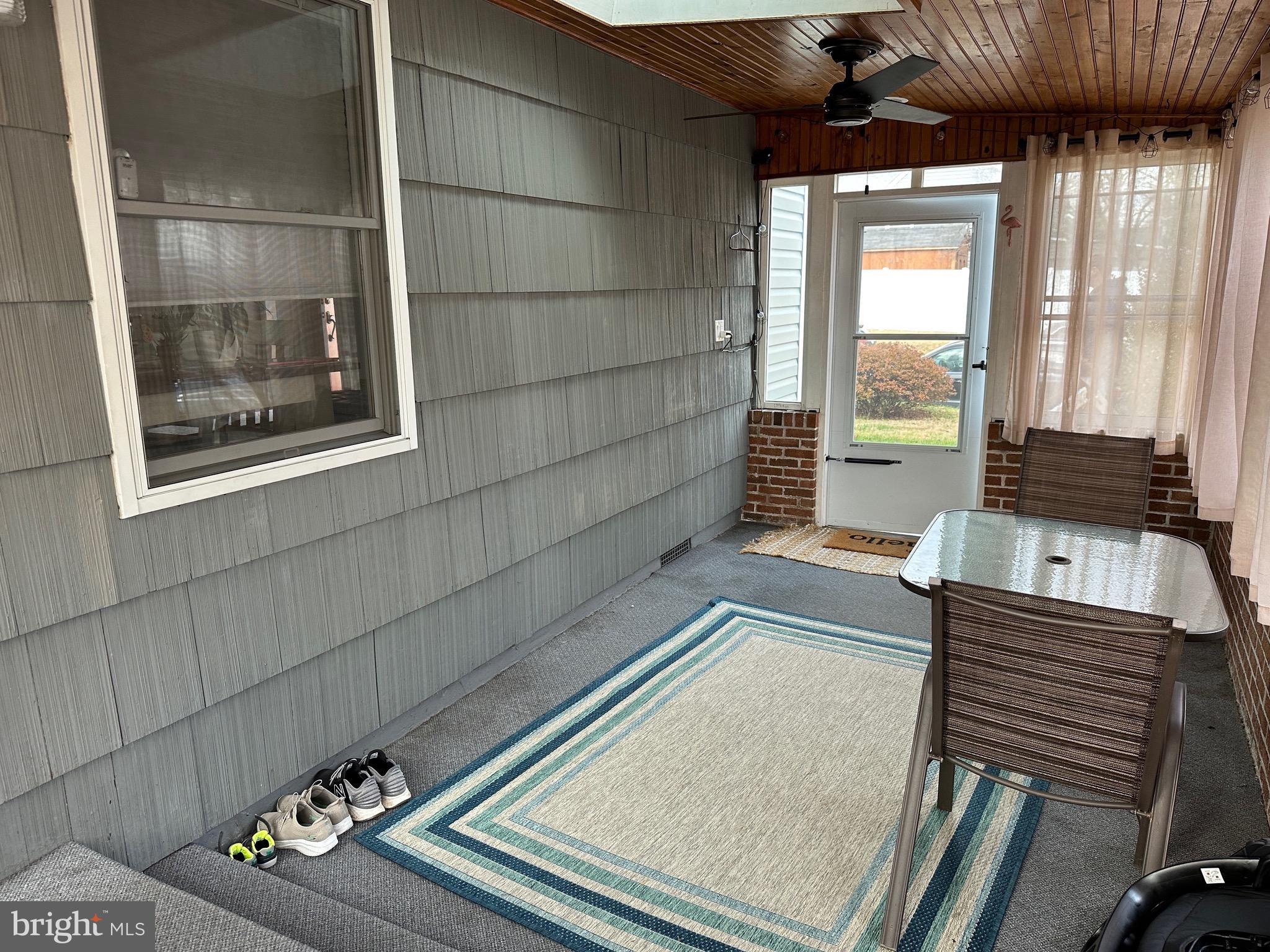 FAIRWAY GARDENS - Residential Lease