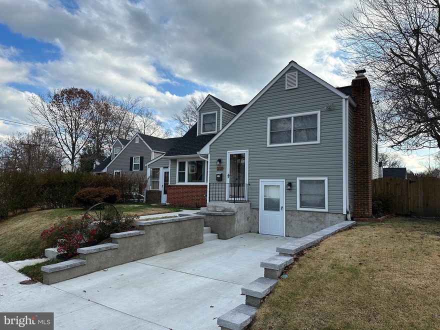 Well maintained detached home in Fairway Gardens Subdivision. Pride in ownership shows. Close to Route 2 and 100. ***PELLET STOVE IN BASEMENT IS NOT FOR USE.*** Fenced rear yard. Sun Room. Updated Bath Rooms.  Storage space.