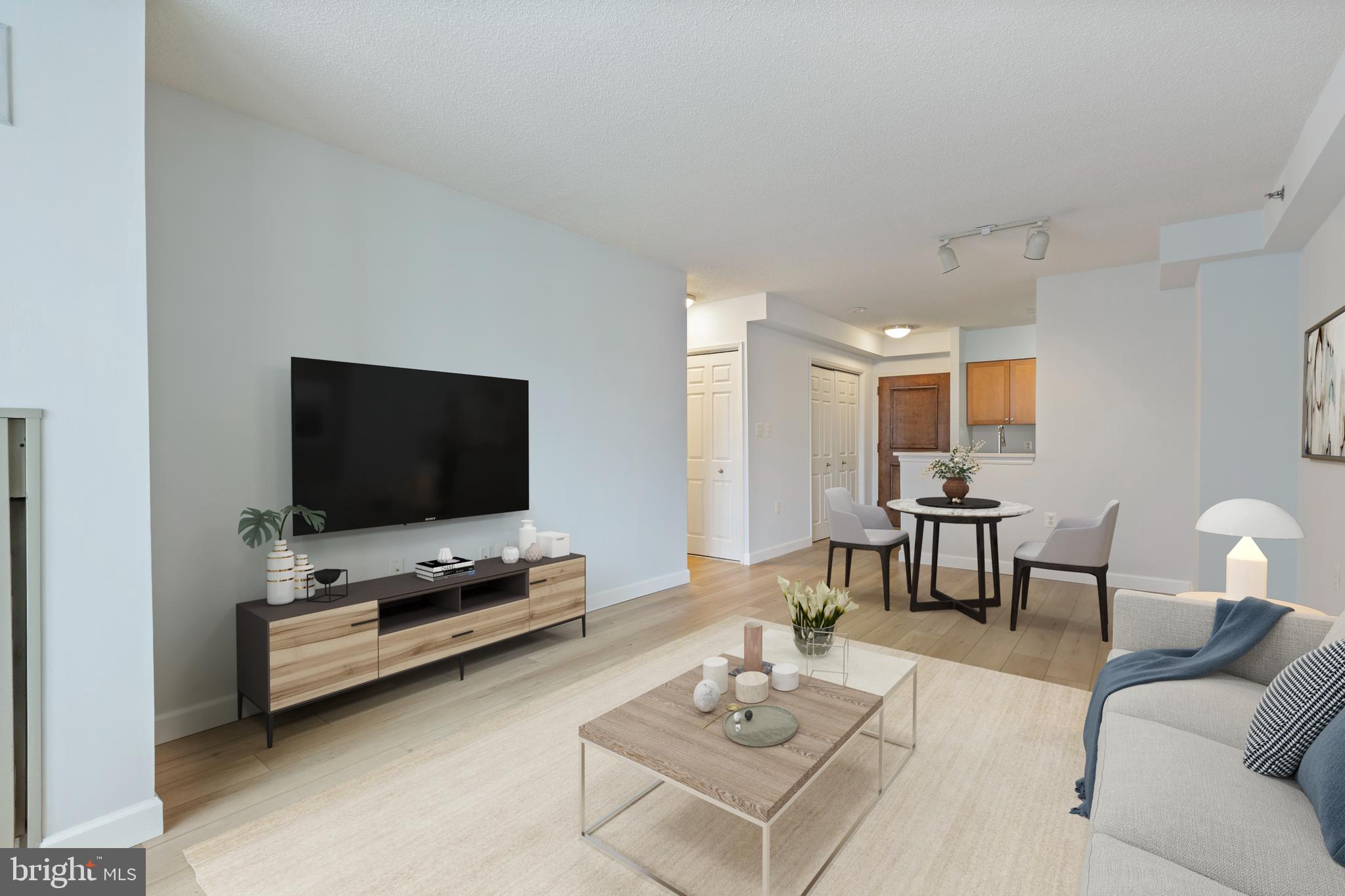 FAIRMONT PLAZA - Residential