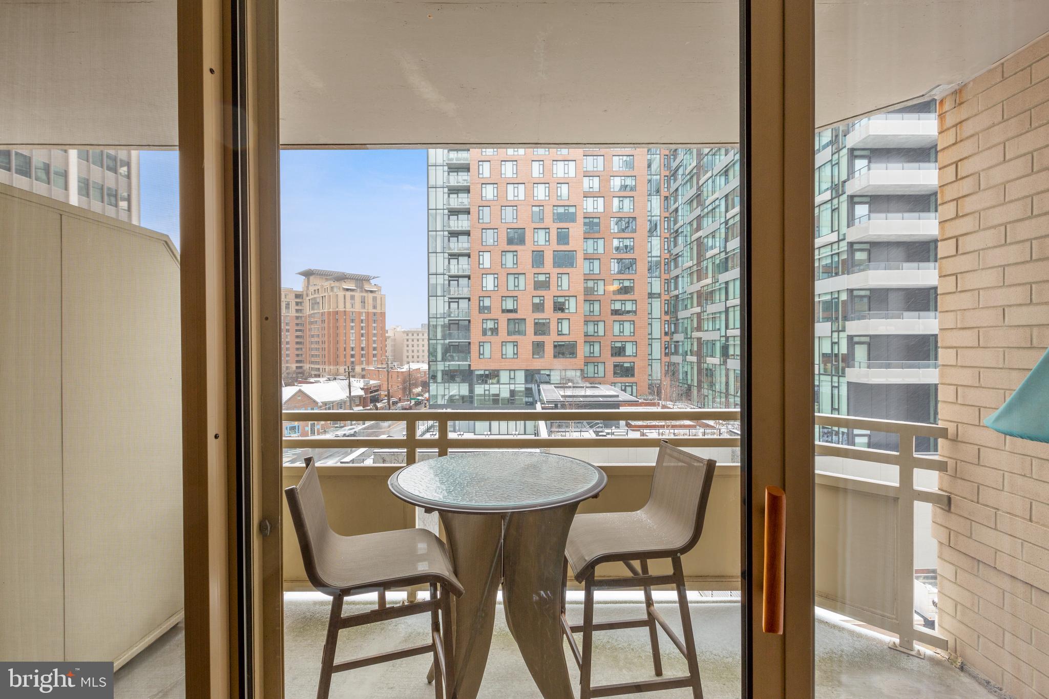 FAIRMONT PLAZA - Residential