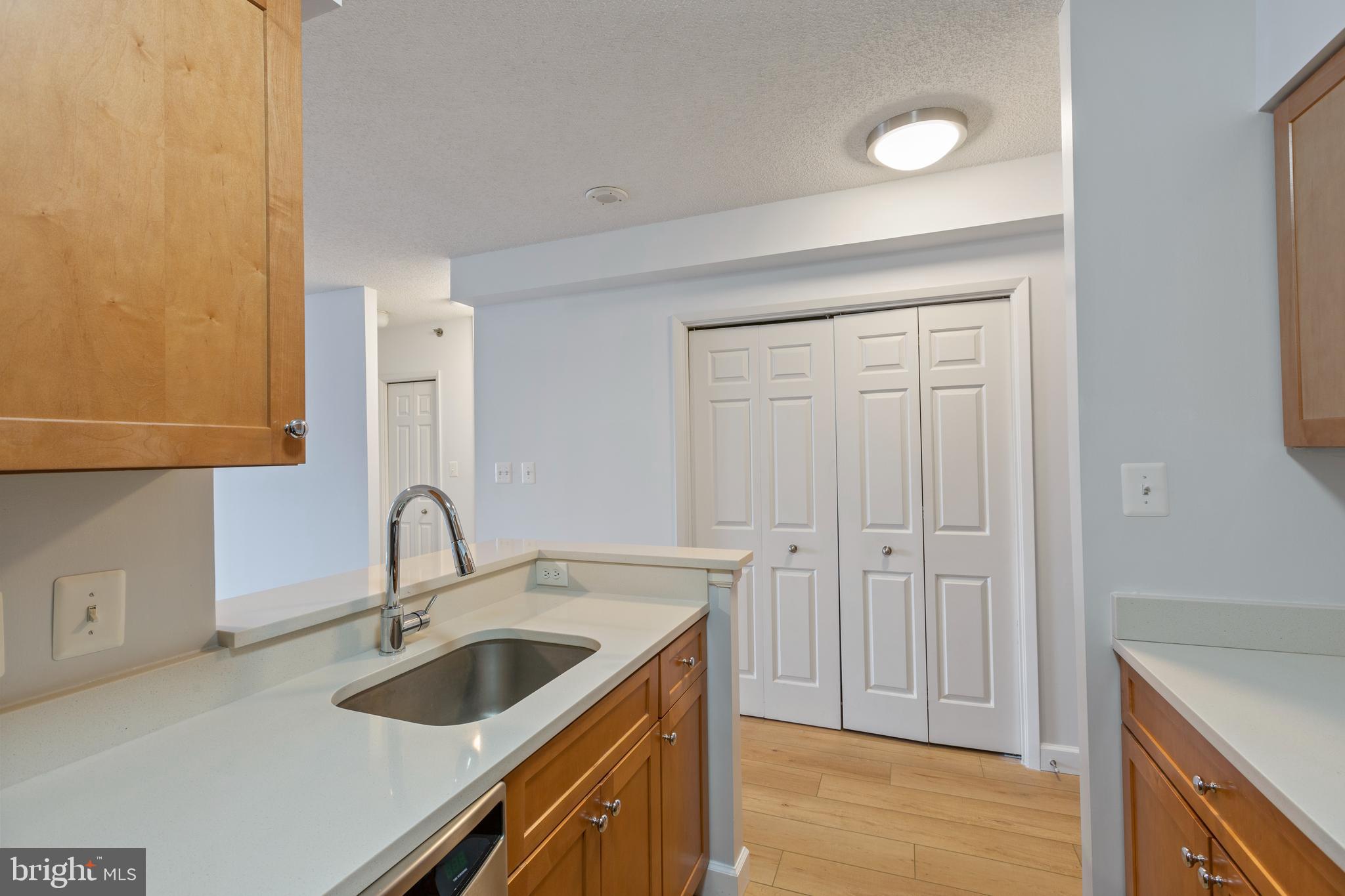 FAIRMONT PLAZA - Residential