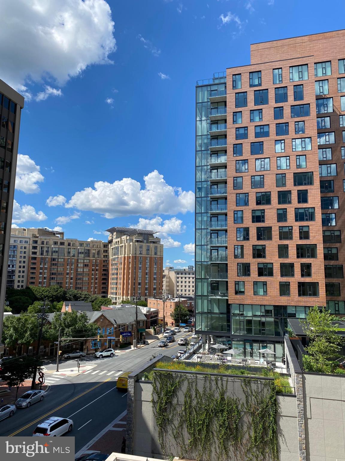 FAIRMONT PLAZA - Residential