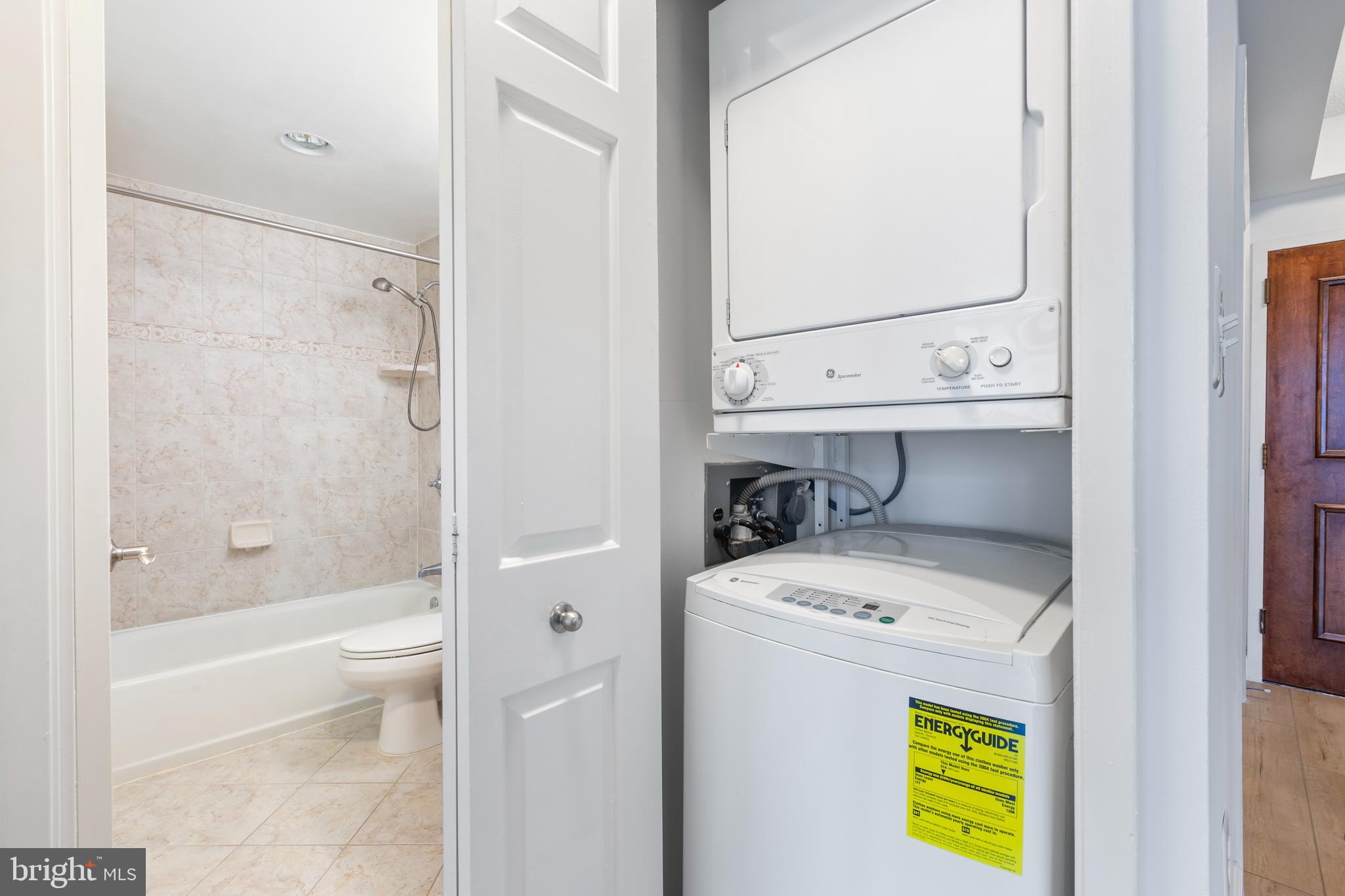 FAIRMONT PLAZA - Residential