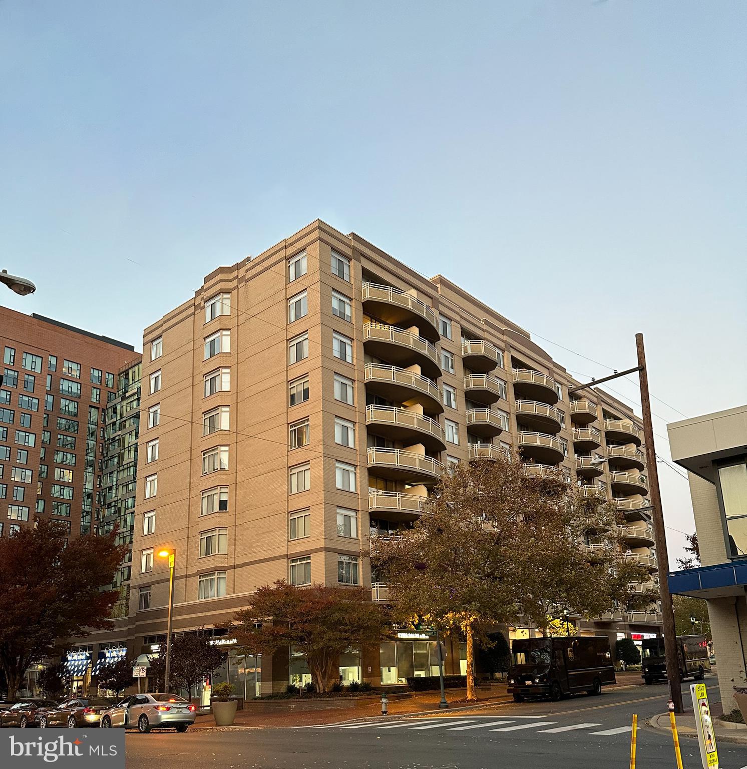 FAIRMONT PLAZA - Residential