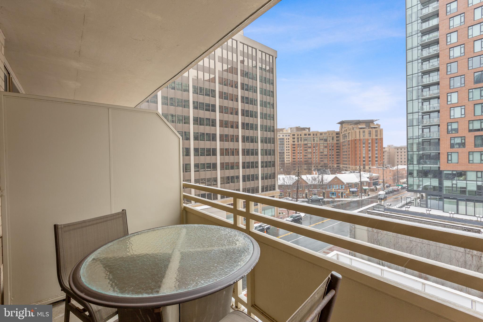 FAIRMONT PLAZA - Residential
