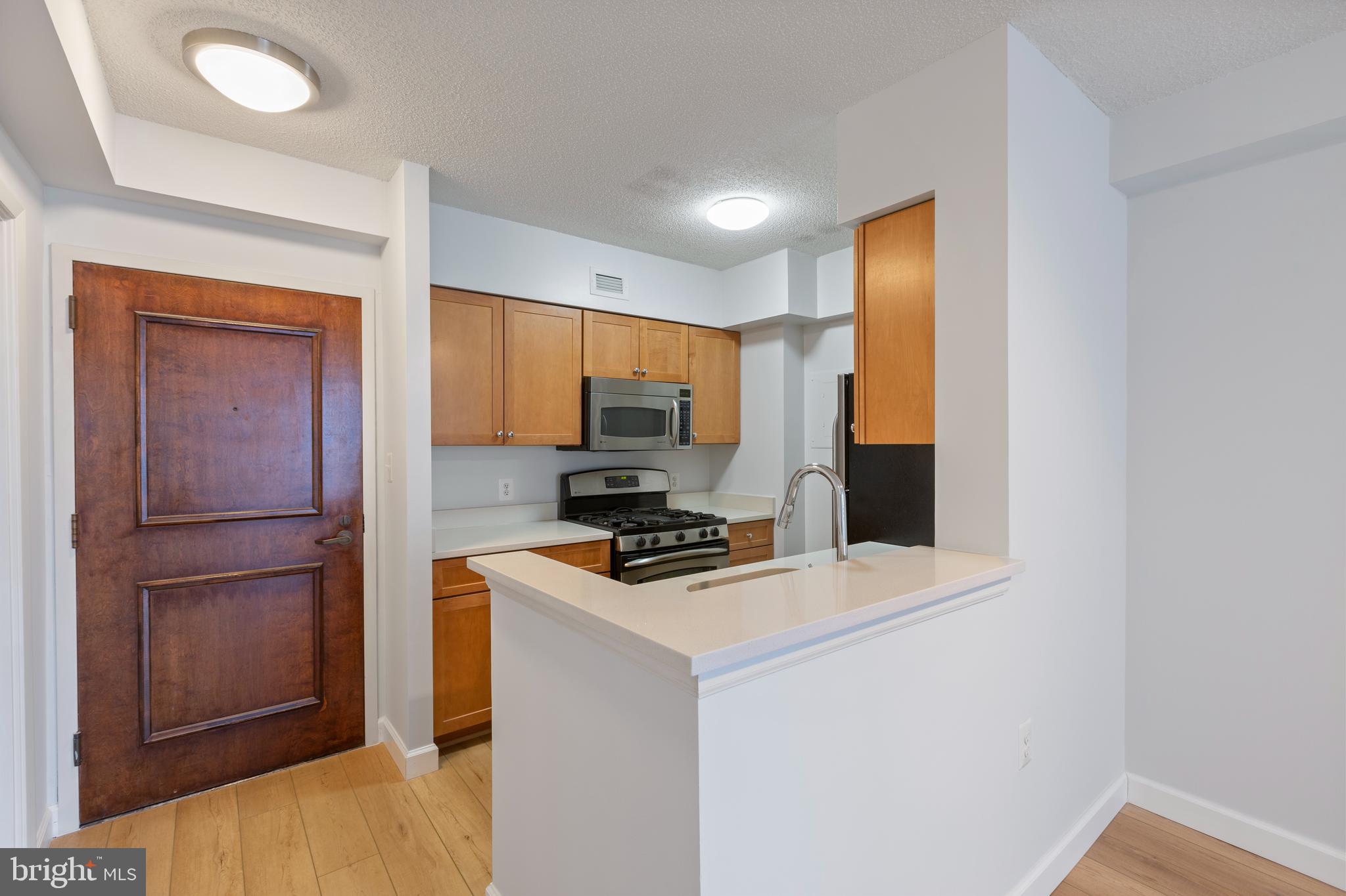 FAIRMONT PLAZA - Residential