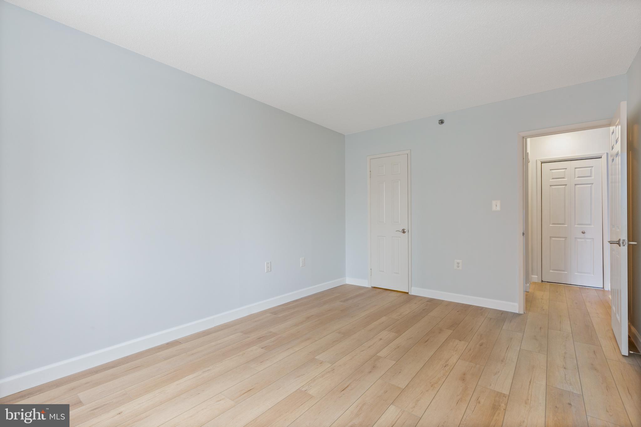 FAIRMONT PLAZA - Residential
