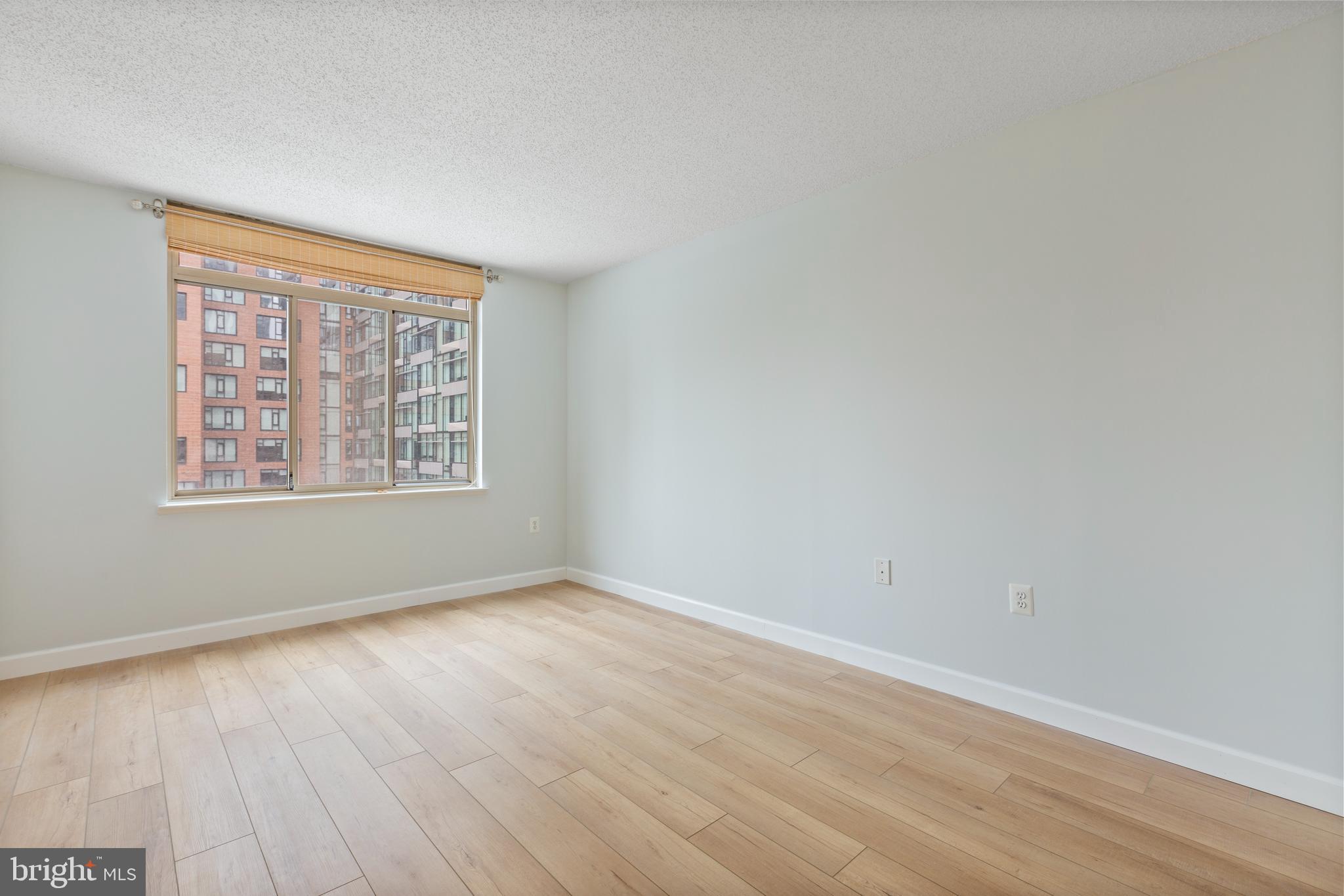 FAIRMONT PLAZA - Residential
