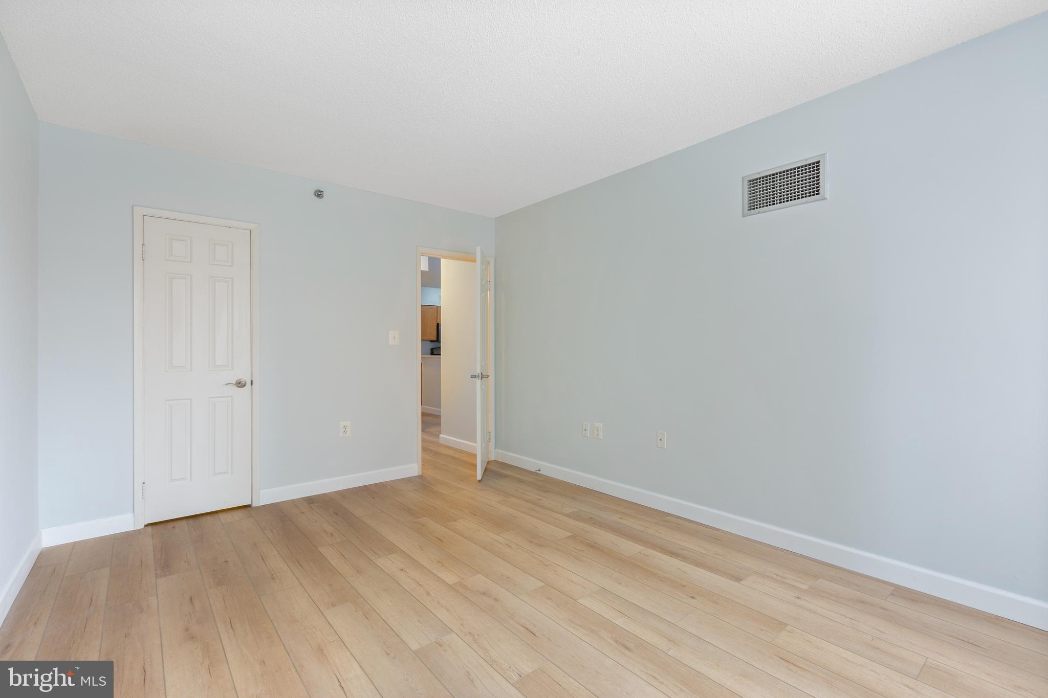 FAIRMONT PLAZA - Residential