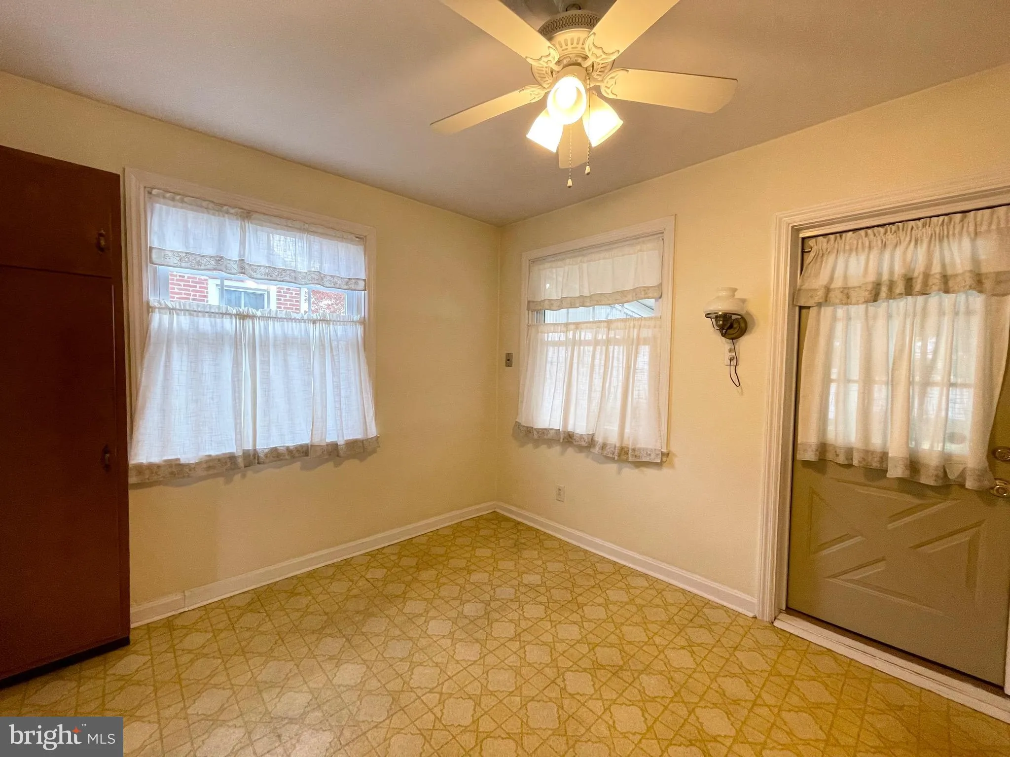 Springfield, Pennsylvania 19064, United States, 3 Bedrooms Bedrooms, ,2 BathroomsBathrooms,Residential,Coming Soon,238747