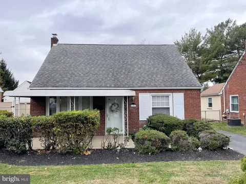 650 E Leamy Avenue, Springfield, PA 19064 - MLS#: PADE2103054