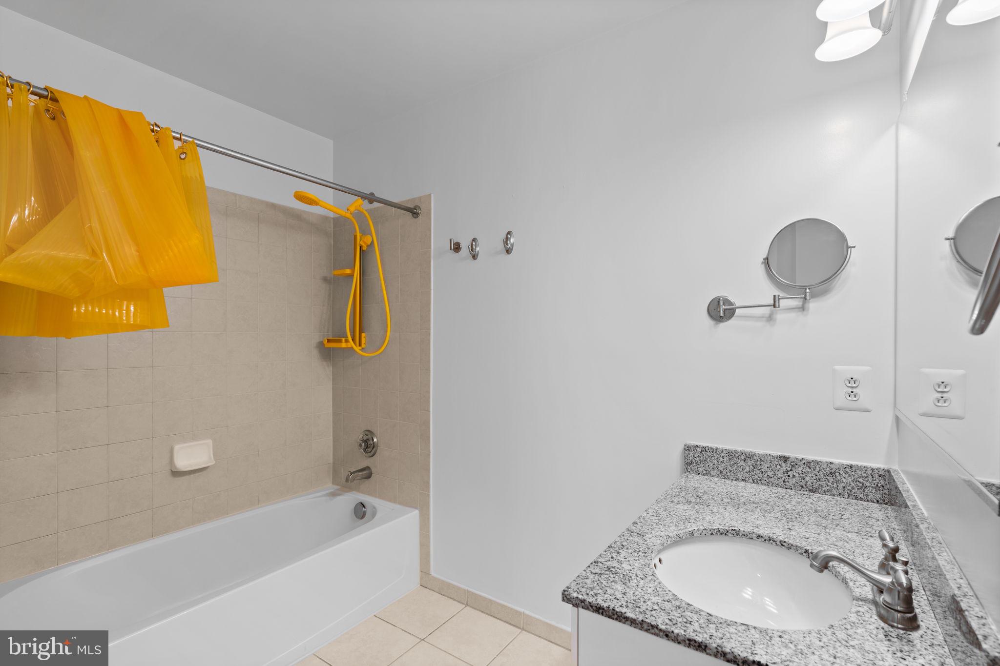 ECLIPSE ON CENTER PARK - Residential Lease