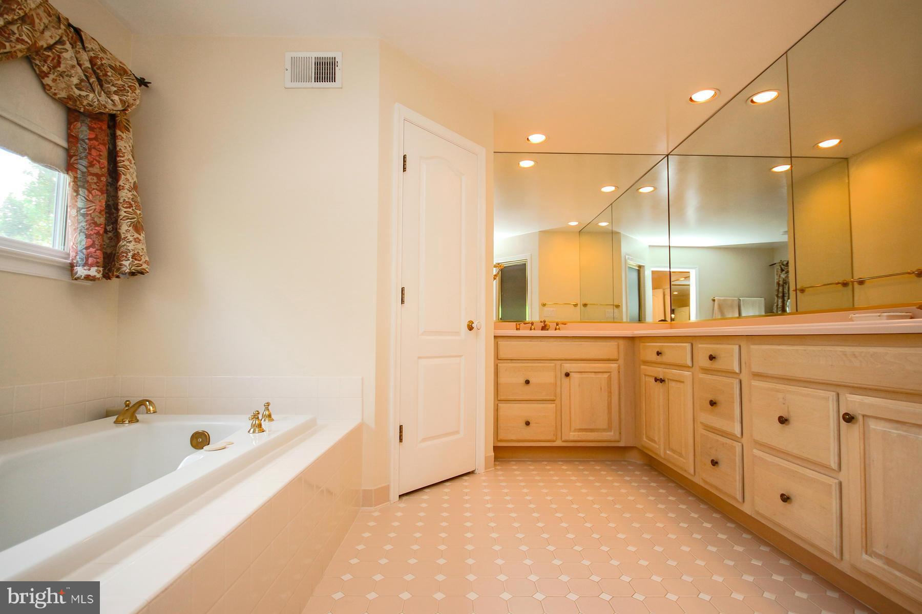 BELLEVUE FOREST - Residential