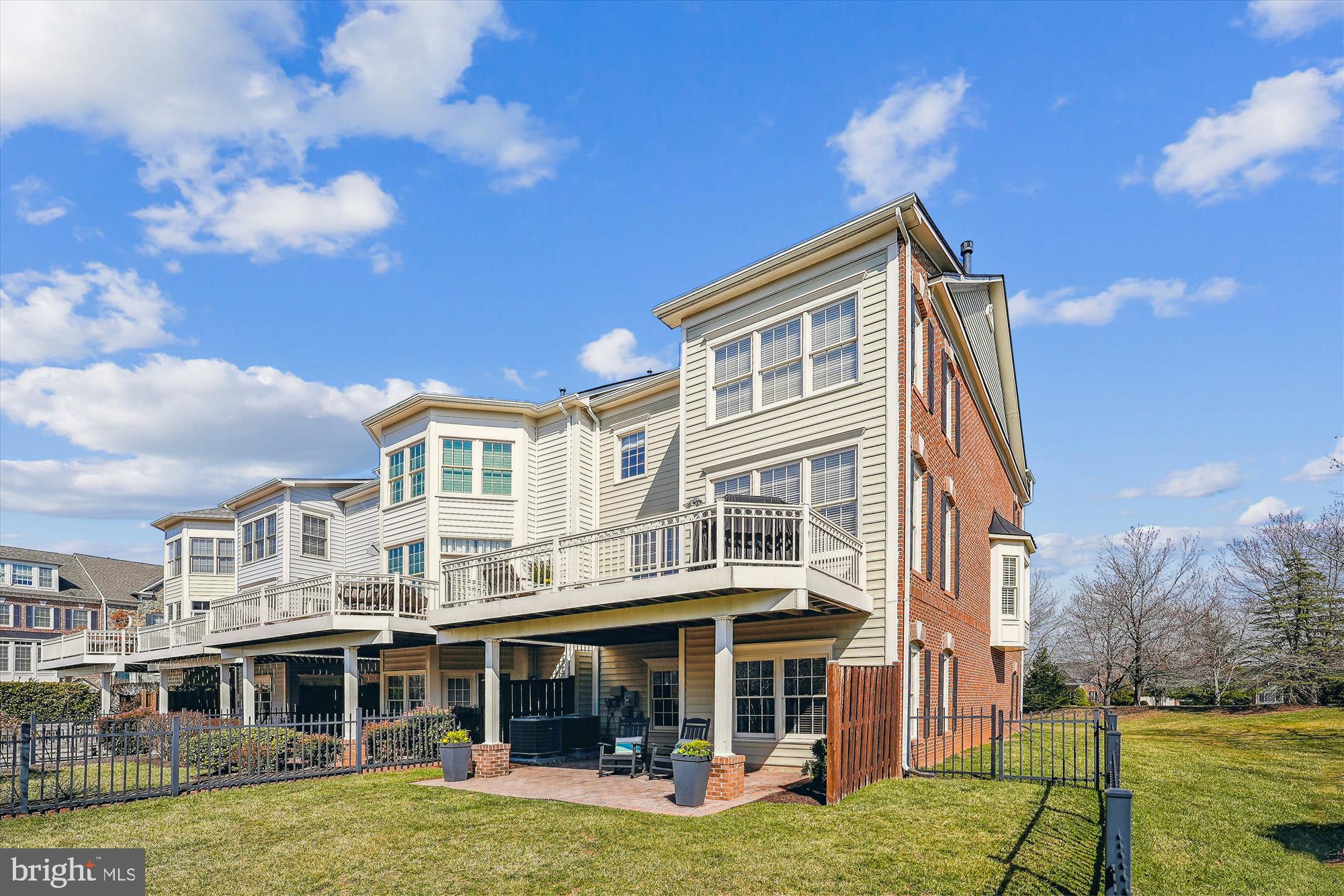 RIVER CREEK - Residential