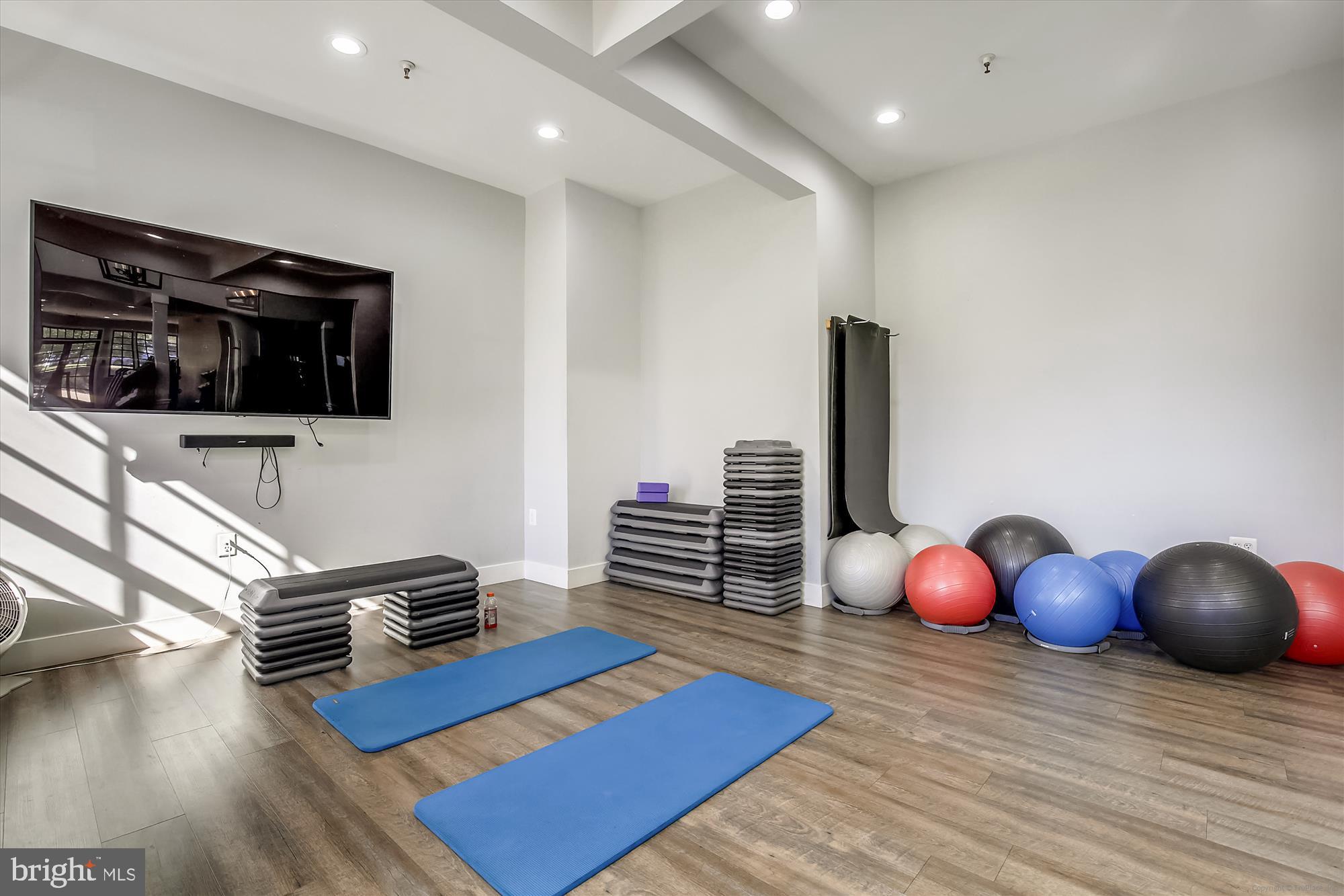 RIVER CREEK - Residential