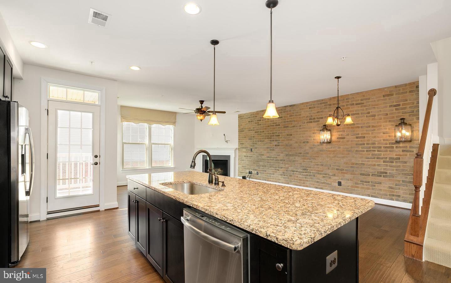 VIRGINIA MANOR CONDOMINIUM - Residential Lease