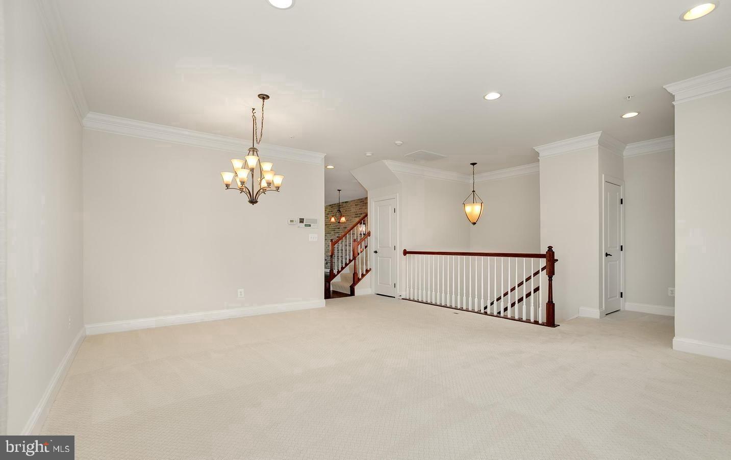 VIRGINIA MANOR CONDOMINIUM - Residential Lease