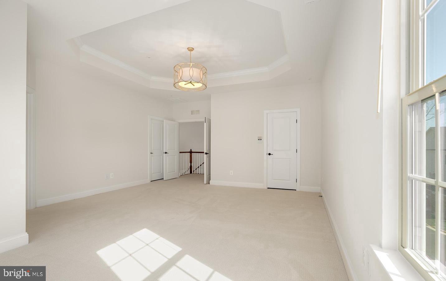 VIRGINIA MANOR CONDOMINIUM - Residential Lease