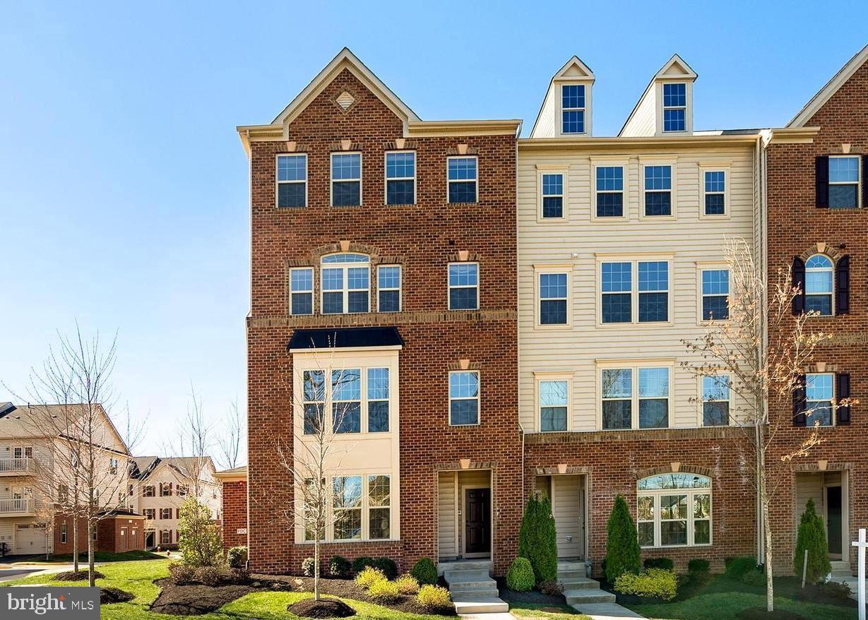 Available for move in May 19, owner needed to extend to complete renovations. Luxury living awaits in this immaculate Virginia Manor condo in sought-after Aldie - conveniently located near shopping, dining, commuter routes, and Dulles Airport.
The gourmet kitchen boasts granite countertops, a double oven, custom backsplash, stainless steel appliances, and an expanded island with balcony access. The open-concept design flows into a faux-brick-accented living area with a cozy fireplace. Brand-new carpet and flooring (to be installed) and high ceilings throughout add to the bright, spacious feel.
The stunning primary suite features a tray ceiling, private balcony, two walk-in closets, and a spa-like bath with a soaking tub, glass-enclosed shower, and double vanity.
Top-tier amenities include a clubhouse, fitness center, outdoor pool, tennis courts, playgrounds, and scenic trails.
700+ credit score preferred, income 3 x rent required ($2900 x 3 = $8700+/month)
