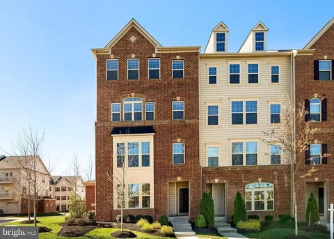 42101 Piebald Square, Aldie, VA MLS: VALO2091818