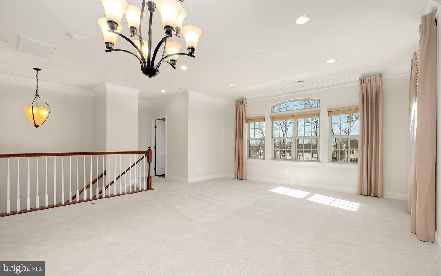 VIRGINIA MANOR CONDOMINIUM - Residential Lease