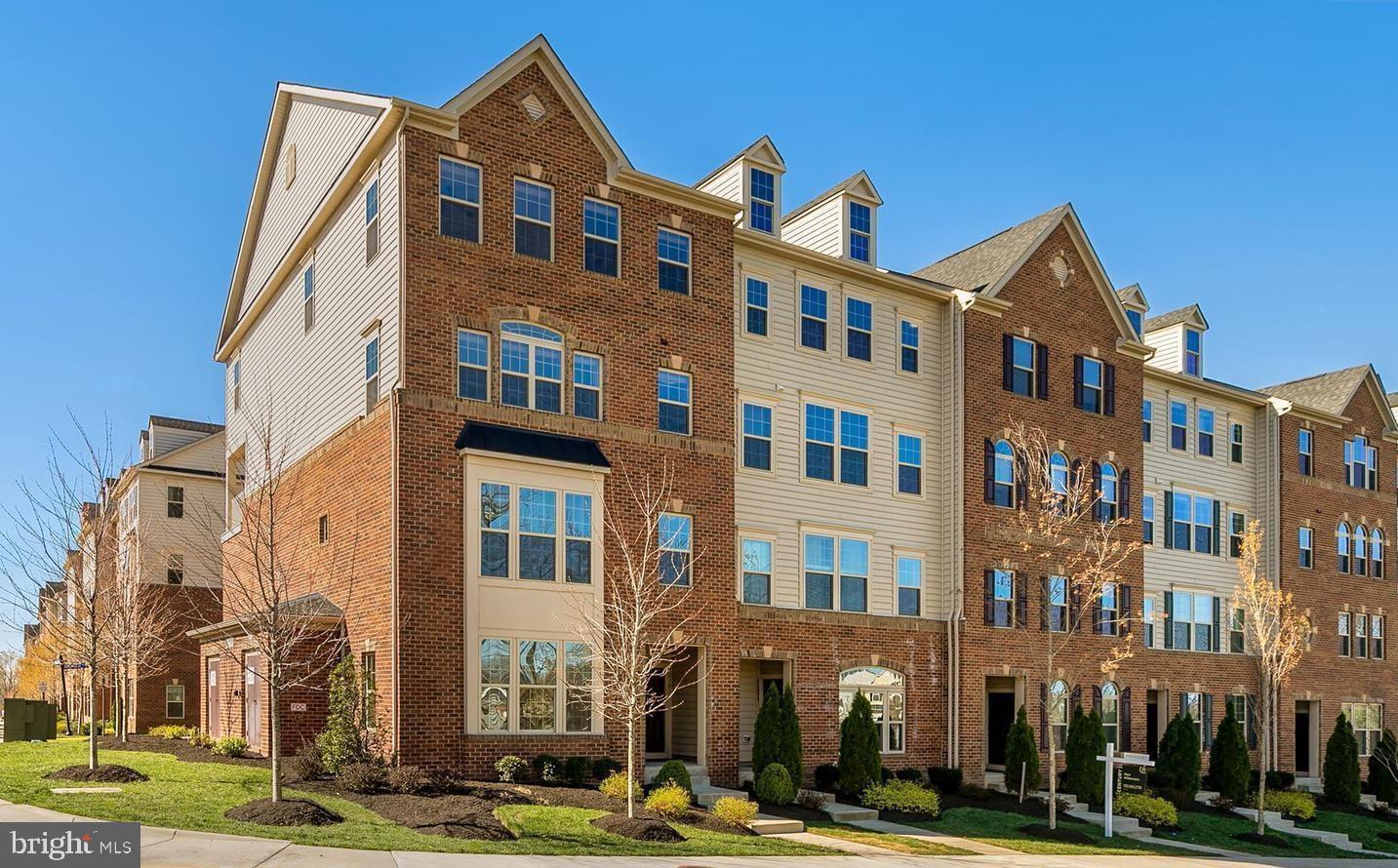 VIRGINIA MANOR CONDOMINIUM - Residential Lease