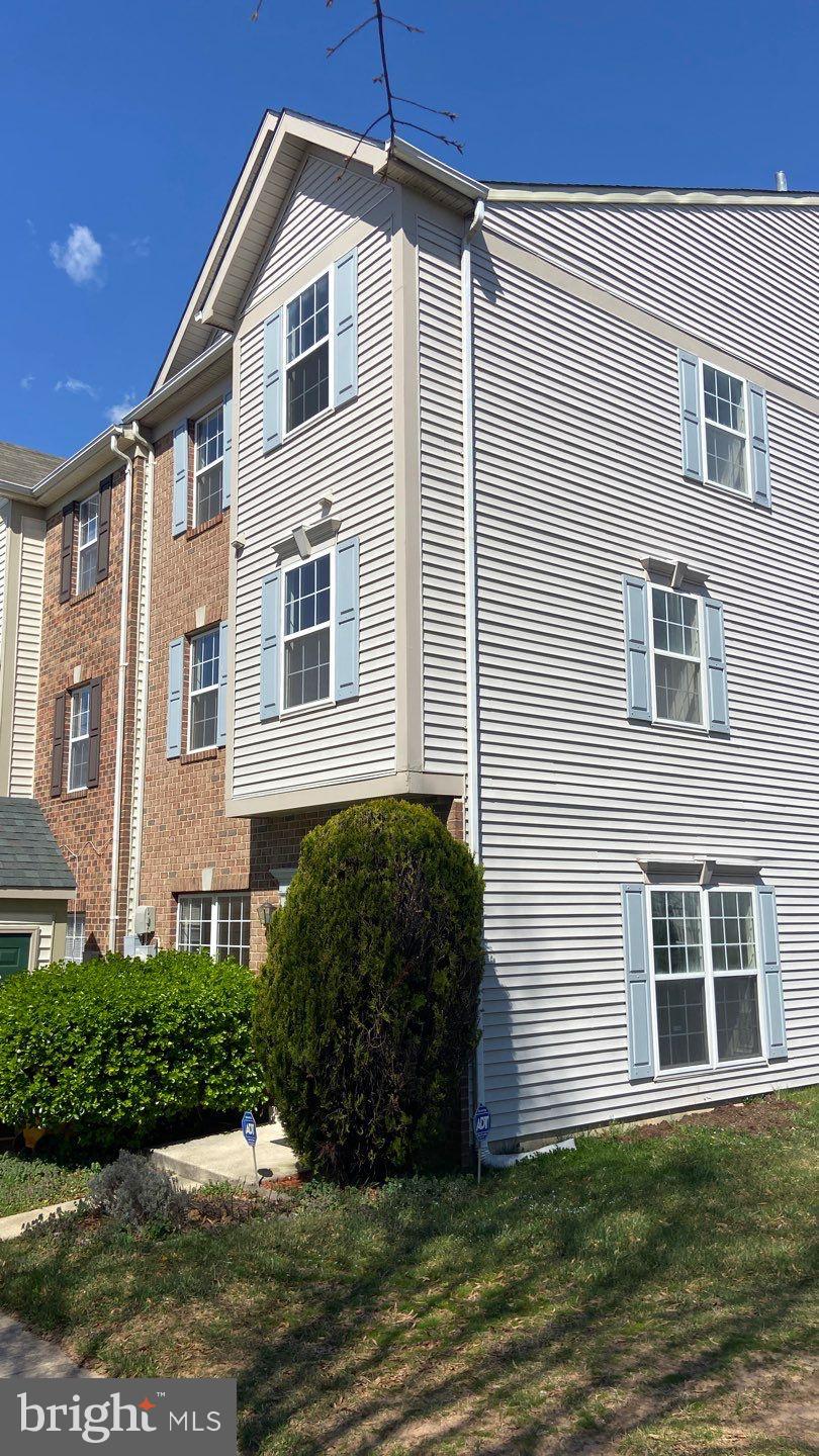 SEVEN OAKS - Residential Lease