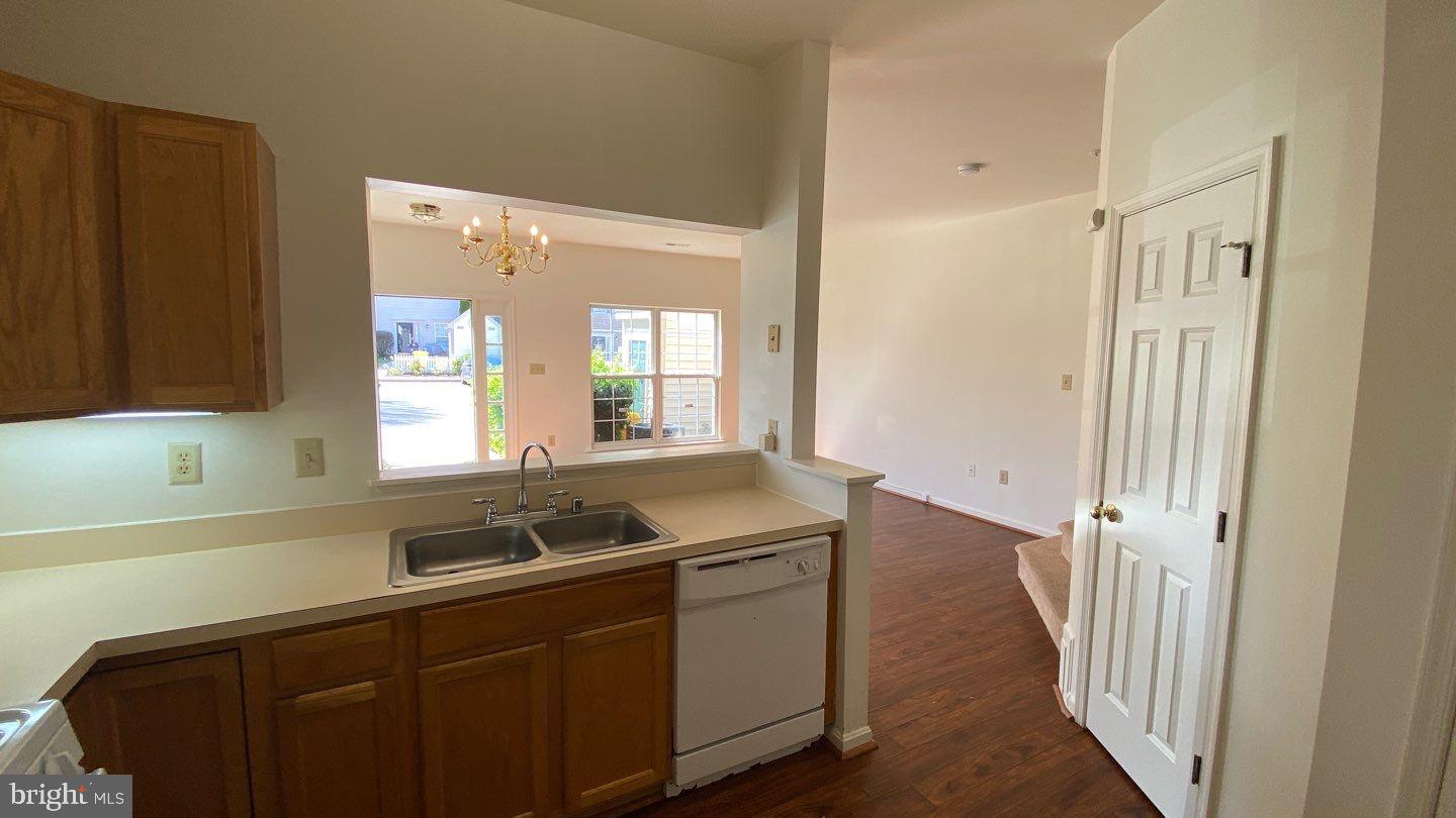 SEVEN OAKS - Residential Lease