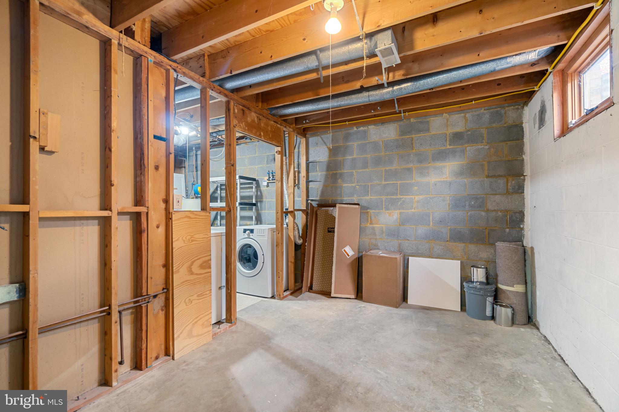 BAY HILLS TANGLEWOOD II - Residential Lease