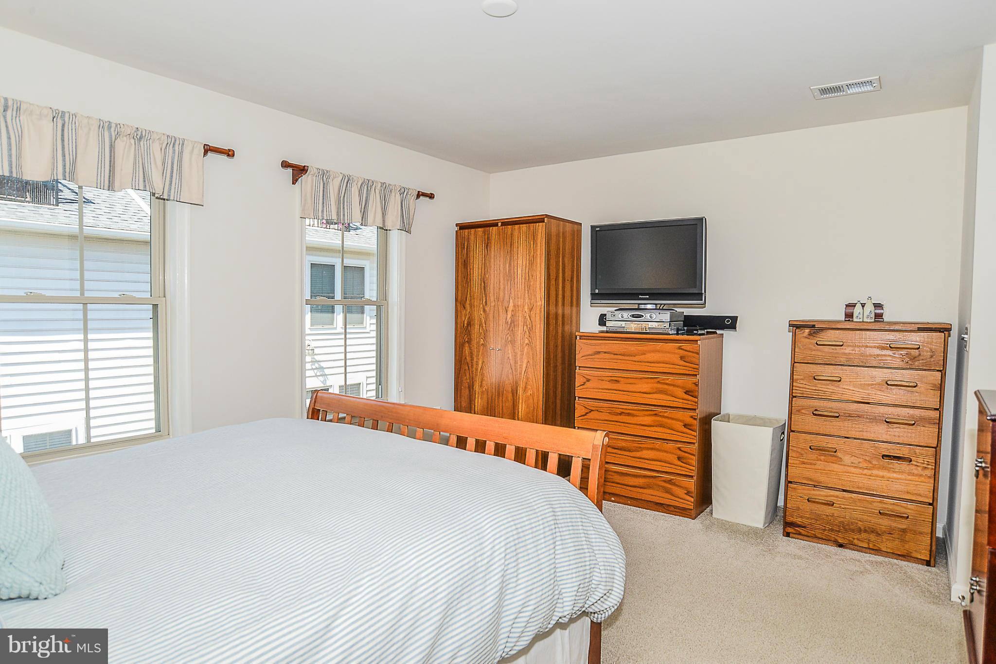 SHIRLINGTON CREST - Residential