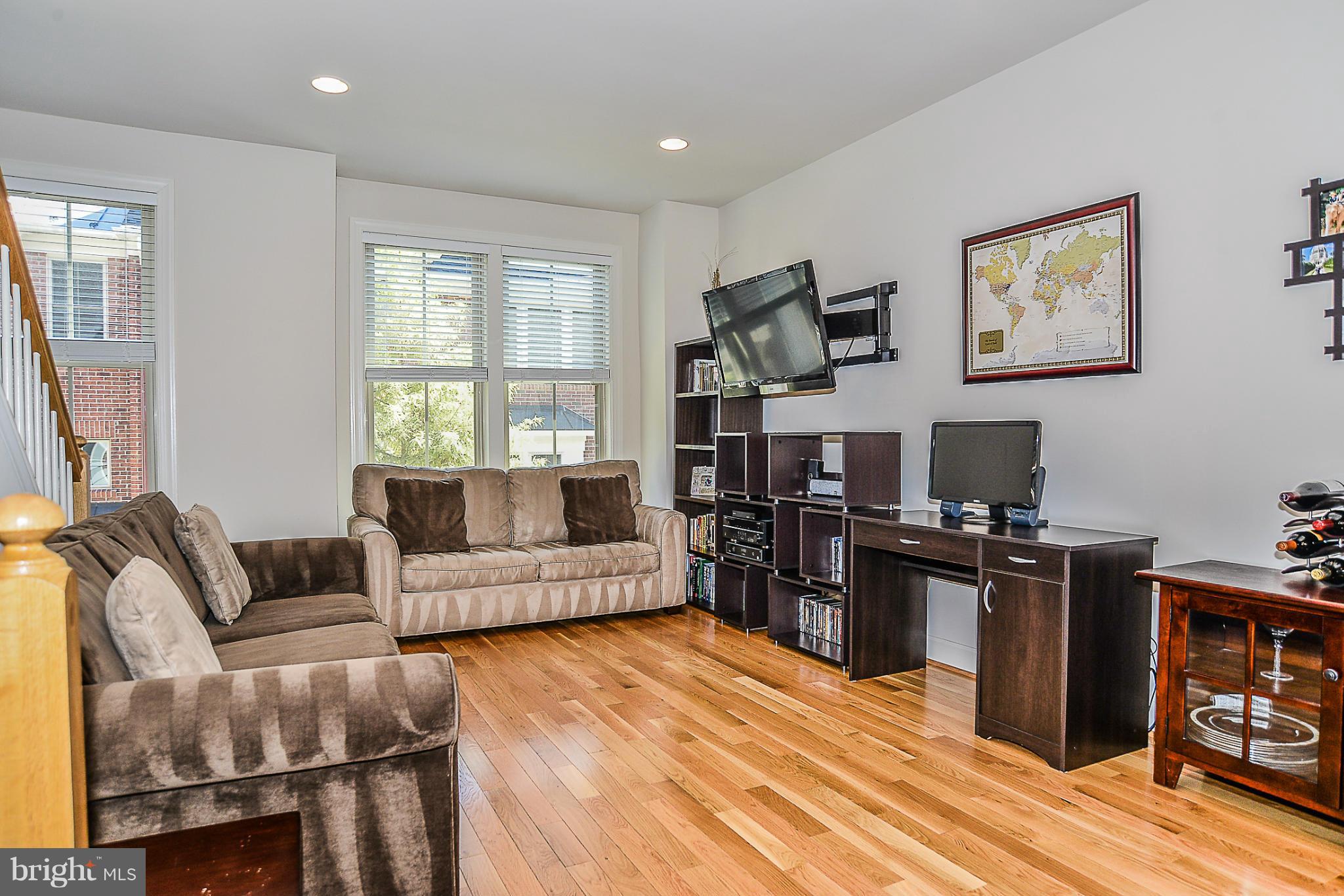 SHIRLINGTON CREST - Residential