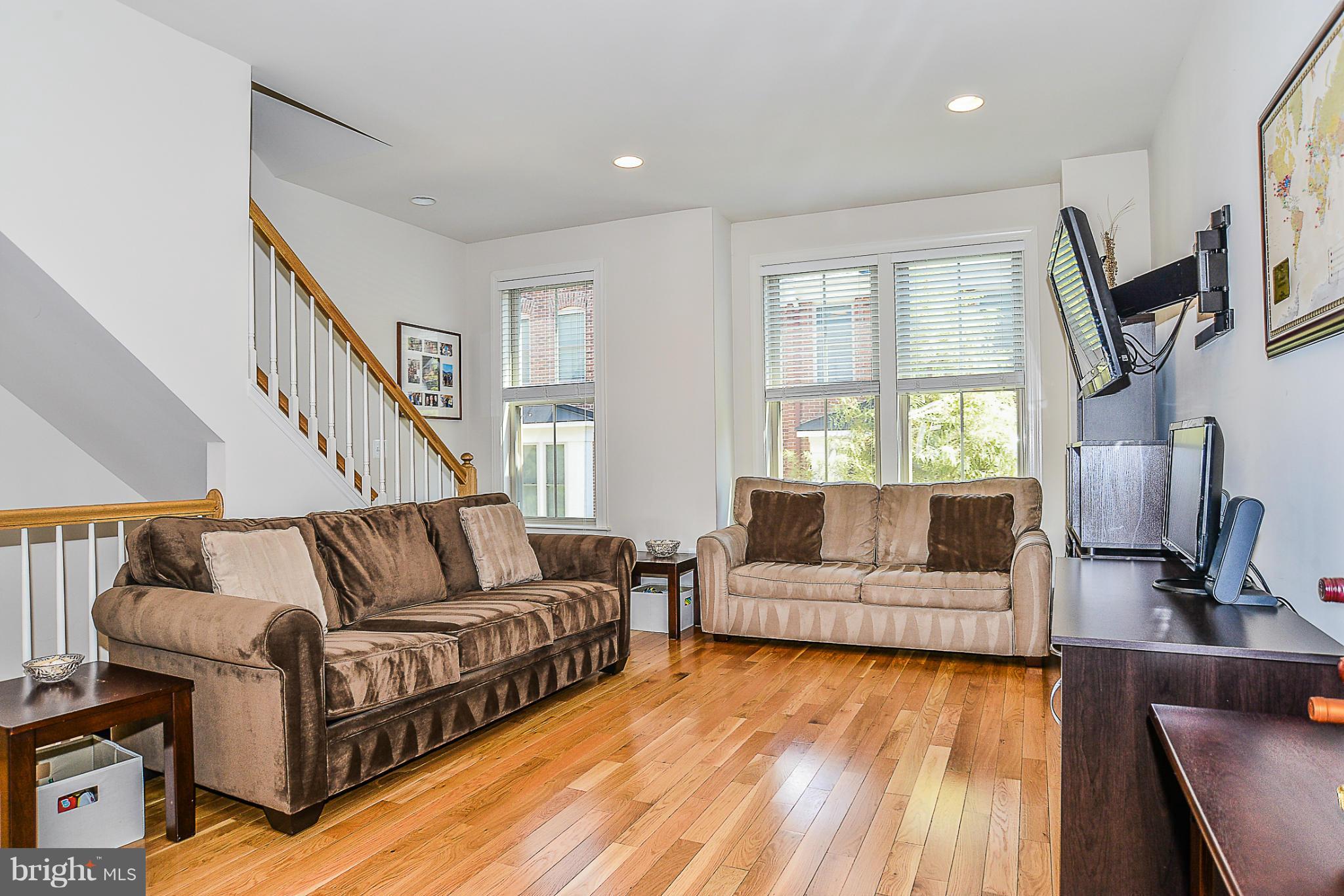 SHIRLINGTON CREST - Residential