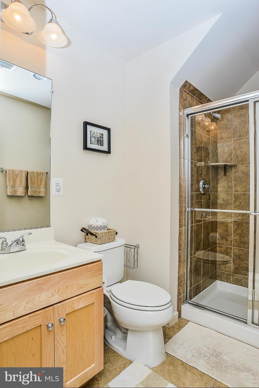 SHIRLINGTON CREST - Residential