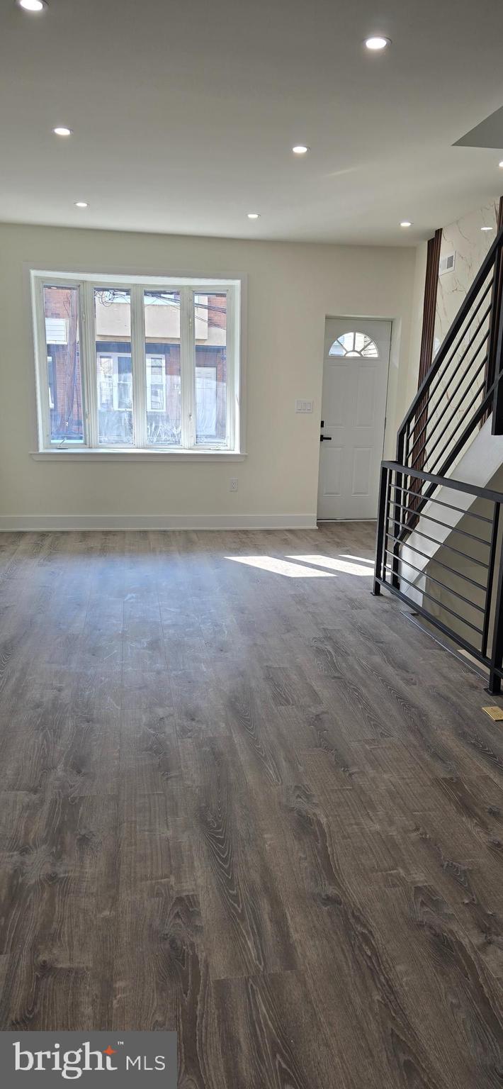 POINT BREEZE - Residential