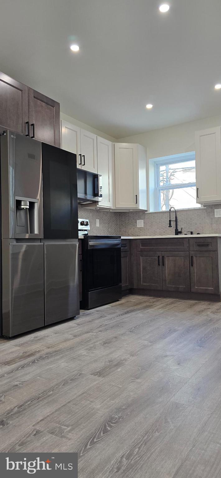 POINT BREEZE - Residential