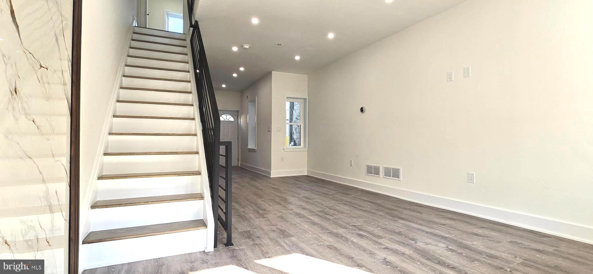 POINT BREEZE - Residential