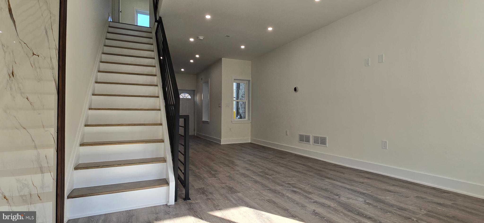 POINT BREEZE - Residential