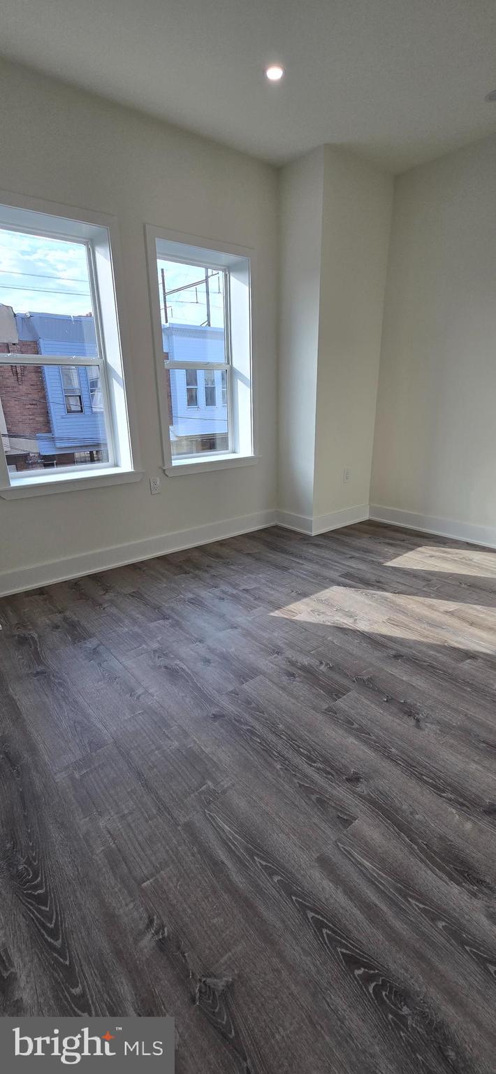 POINT BREEZE - Residential