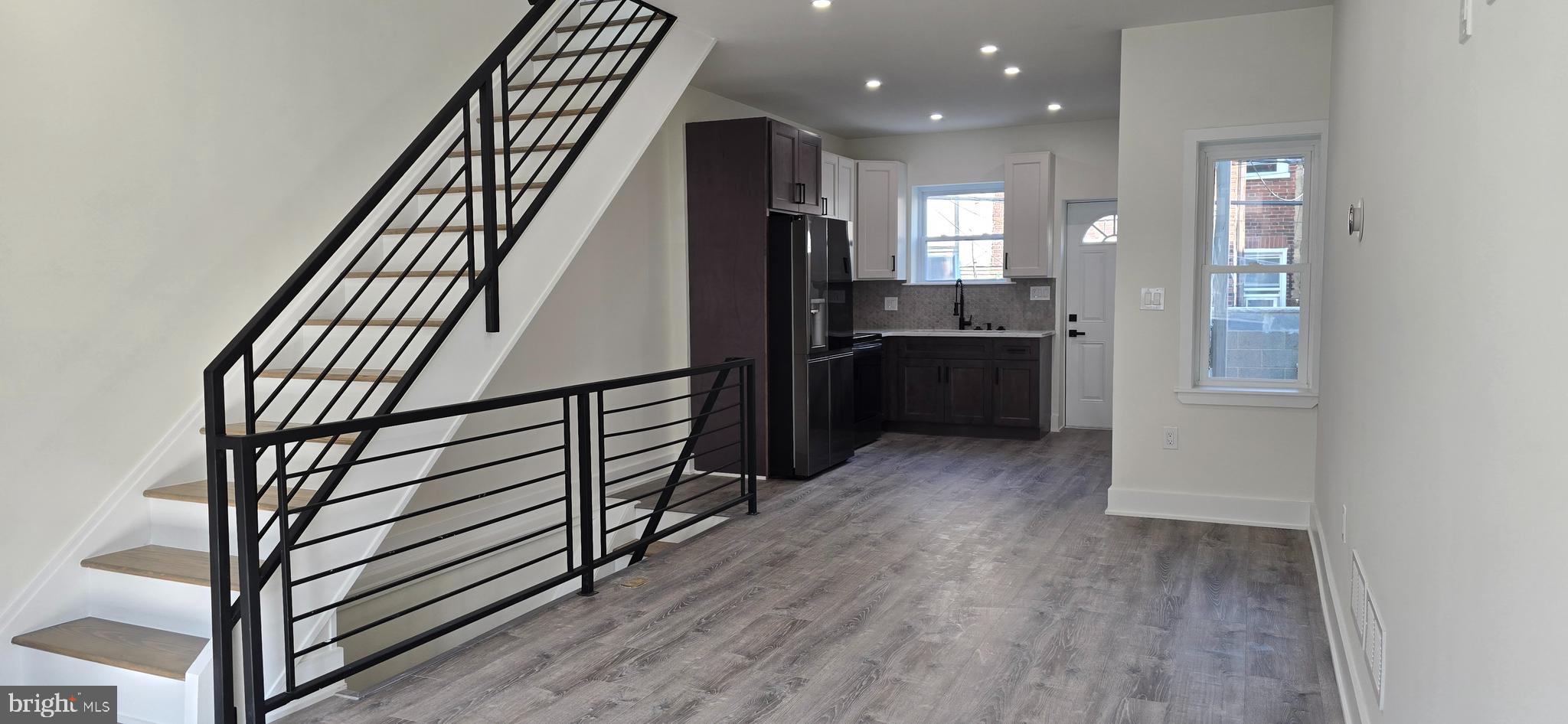 POINT BREEZE - Residential