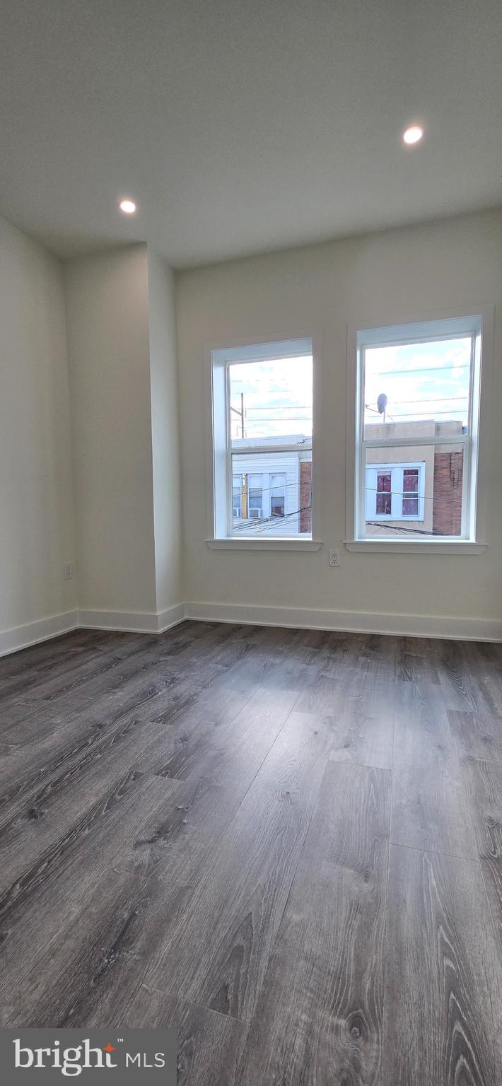 POINT BREEZE - Residential