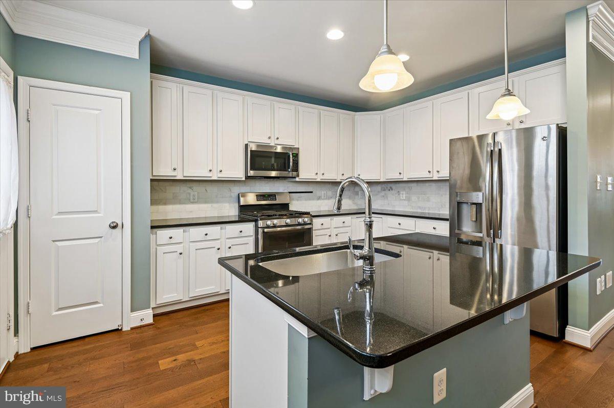 VILLAGE GREENS - Residential