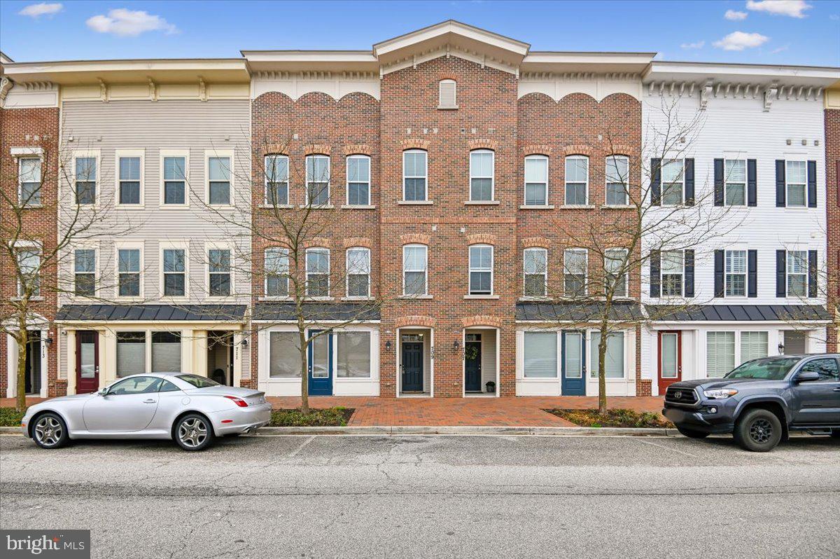 VILLAGE GREENS - Residential